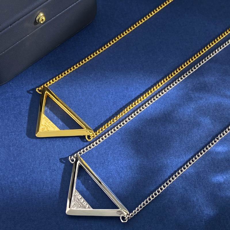 Prada necklace 05yxh02